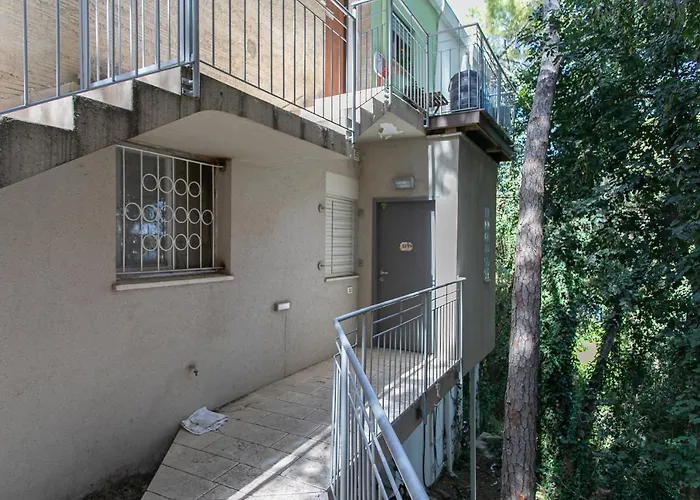 Carmel Boutique Apartments - Urban Forest